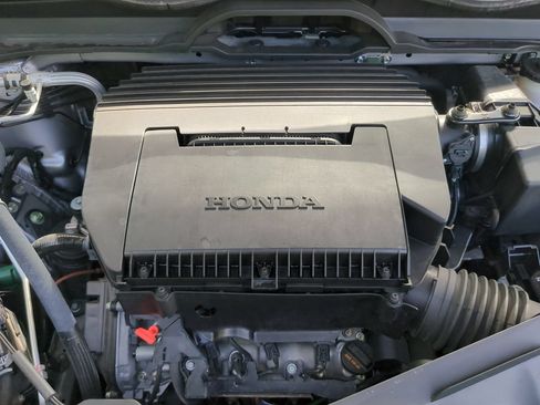Used 2024 Honda Pilot Touring image 22