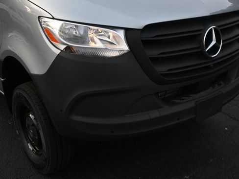 Used 2025 Mercedes-Benz Sprinter 2500 image 33