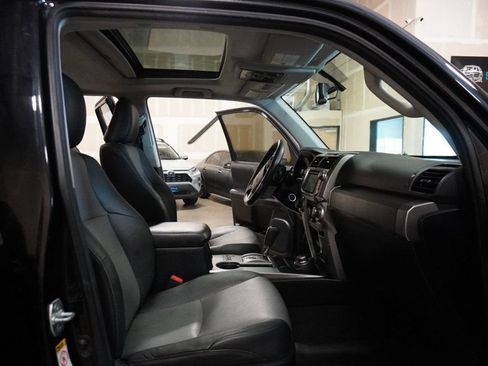 Used 2019 Toyota 4Runner SR5 Premium AWD/4WD image 11