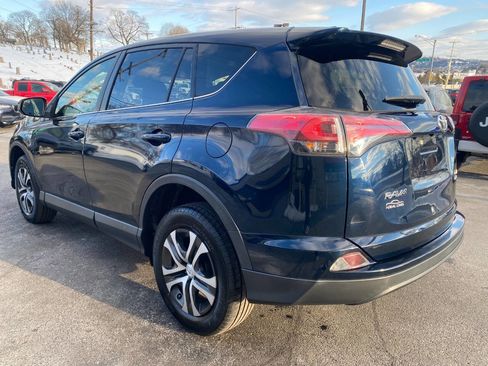Used 2018 Toyota RAV4 LE w/ All Weather Liner Package image 5