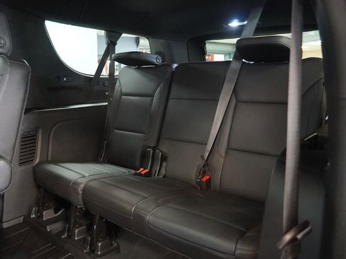 Used 2021 Chevrolet Suburban Z71 w/ Z71 Signature Package AWD/4WD image 32