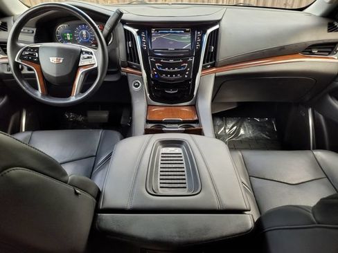 Used 2019 Cadillac Escalade Premium Luxury RWD image 13