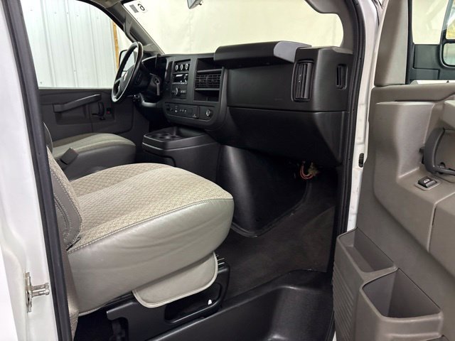 Used 2020 Chevrolet Express 2500 LT RWD image 21