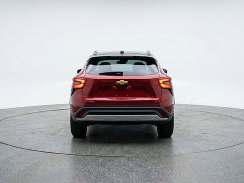 Used 2025 Chevrolet Trax LT FWD image 7