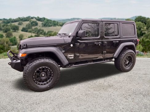 Used 2018 Jeep Wrangler Unlimited Sport S AWD/4WD image 4
