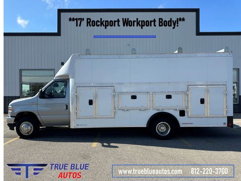 Used 2025 Ford E-450 and Econoline 450 Super Duty w/ Driver's Safety Package RWD image 1