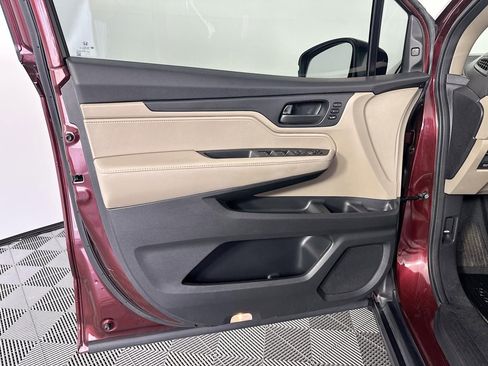 Used 2018 Honda Odyssey EX-L image 27