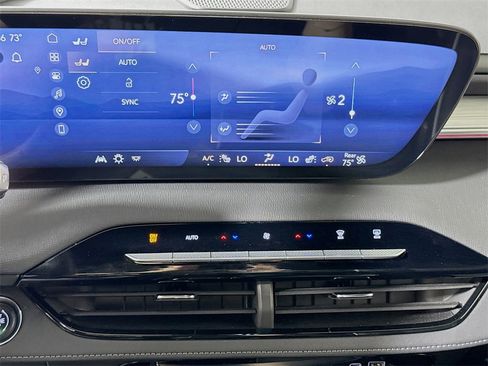 Used 2025 Buick Enclave Preferred image 14