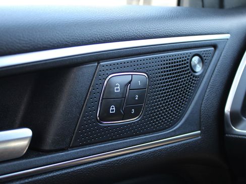 Used 2019 Ford Edge Titanium w/ Equipment Group 301A image 29