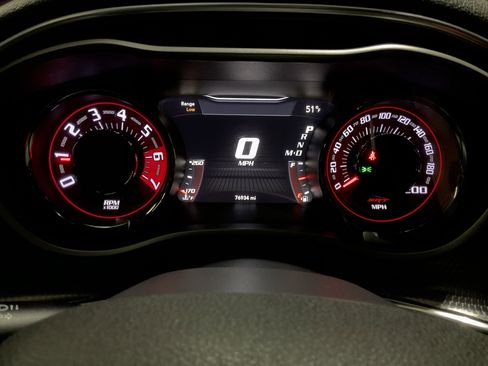 Used 2015 Dodge Challenger SRT Hellcat image 11