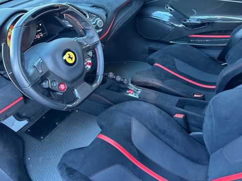 Used 2019 Ferrari 488 Pista Coupe image 4