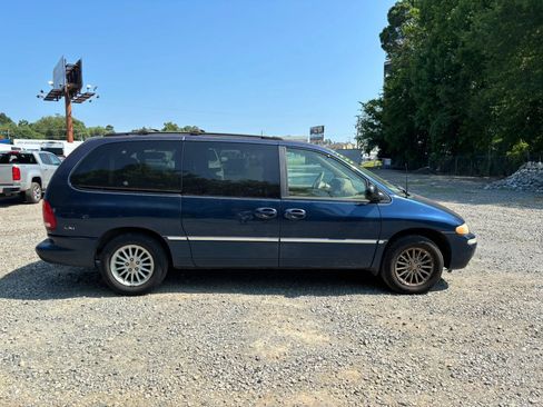 Used 2000 Chrysler Town & Country LXi FWD image 5