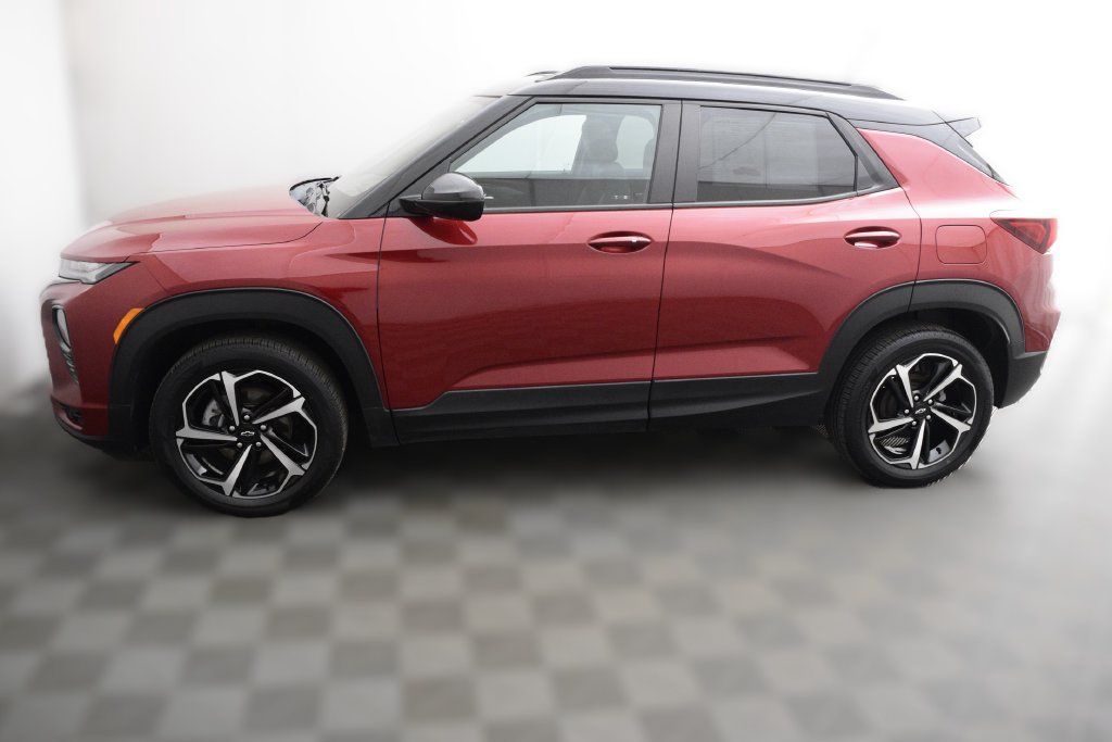Used 2021 Chevrolet TrailBlazer RS w/ Sun and Liftgate Package AWD/4WD image 8