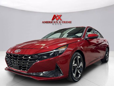 Used 2023 Hyundai Elantra Limited w/ Winter Weather Package FWD image 2