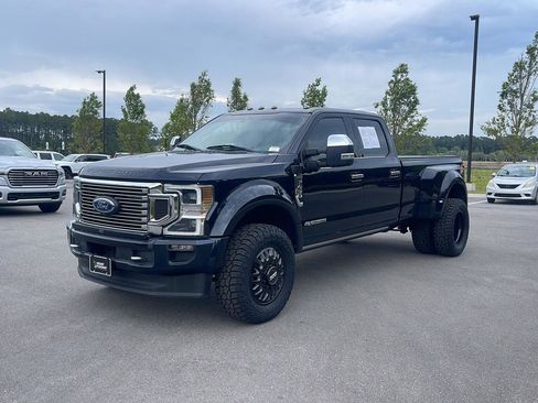 Used 2022 Ford F450 Platinum w/ FX4 Off-Road Package AWD/4WD image 3