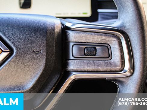 Used 2025 Rivian R1S Adventure image 31