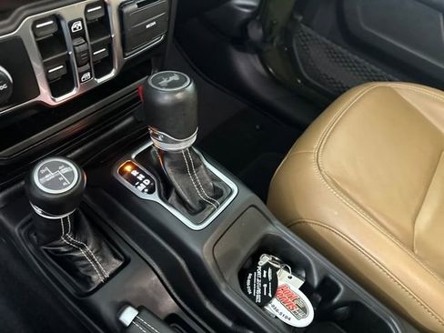 Used 2023 Jeep Wrangler Unlimited Sahara image 19