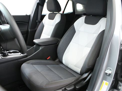 Certified 2024 Chevrolet Trax LS w/ Driver Confidence Package FWD image 24