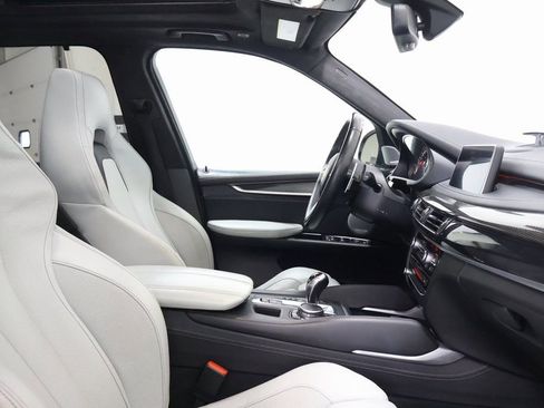 Used 2016 BMW X5 M image 21