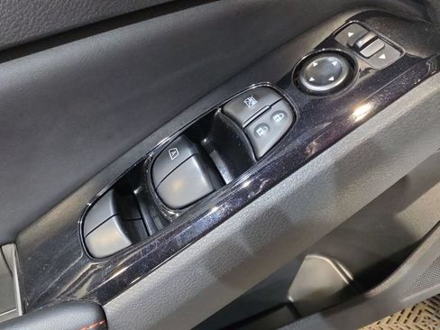 Used 2025 Nissan Altima 2.5 SR AWD/4WD image 15