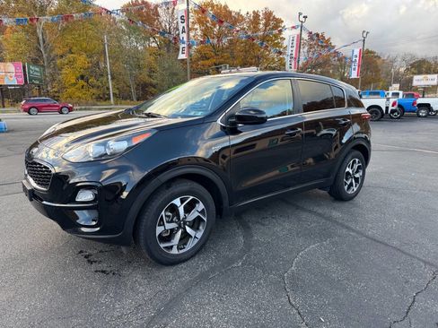 Used 2020 Kia Sportage LX image 4