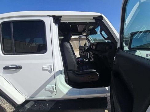 Used 2024 Jeep Wrangler Unlimited Rubicon image 10