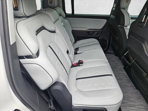 Used 2023 Rivian R1S Adventure AWD/4WD image 19