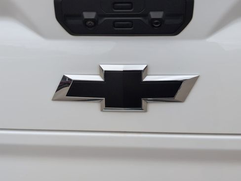 Certified 2022 Chevrolet Silverado 1500 ZR2 w/ Technology Package image 13