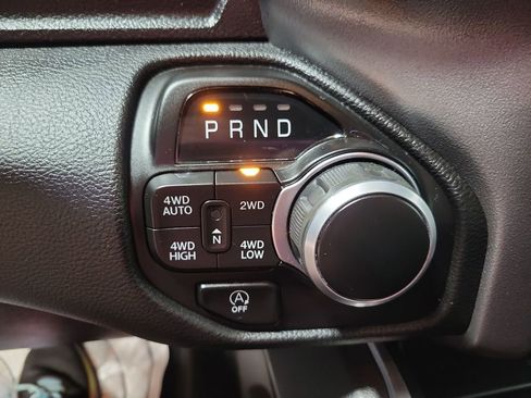 Used 2024 RAM 1500 Big Horn AWD/4WD image 40