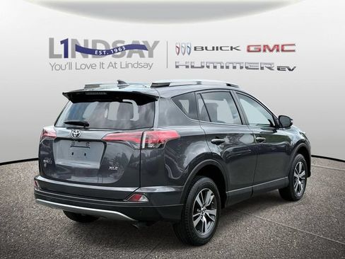 Used 2018 Toyota RAV4 XLE FWD image 3