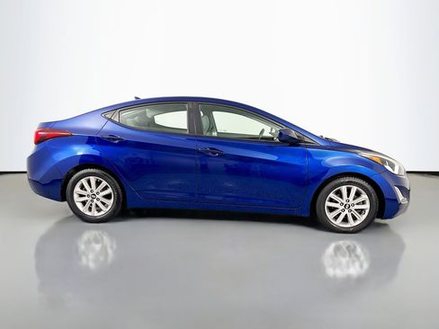 Used 2015 Hyundai Elantra SE w/ Option Group 02 FWD image 4