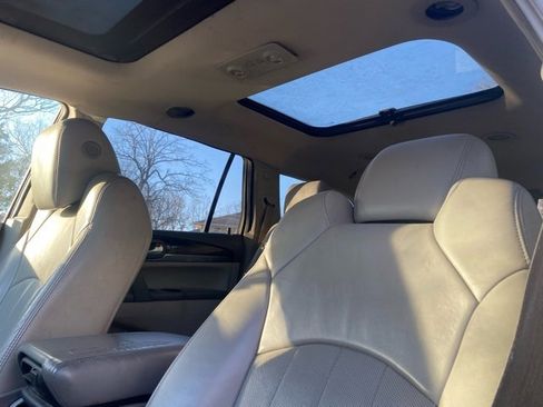 Used 2014 Buick Enclave Leather image 10