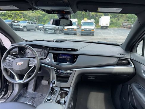 Used 2024 Cadillac XT6 Luxury FWD image 31