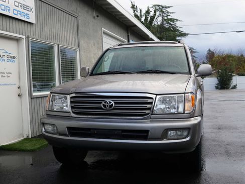 Used 2004 Toyota Land Cruiser image 2