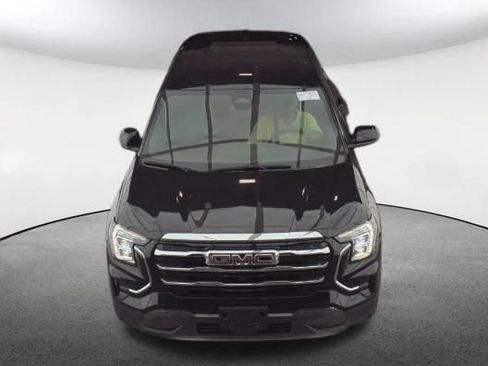 Used 2025 GMC Terrain Elevation AWD/4WD image 2