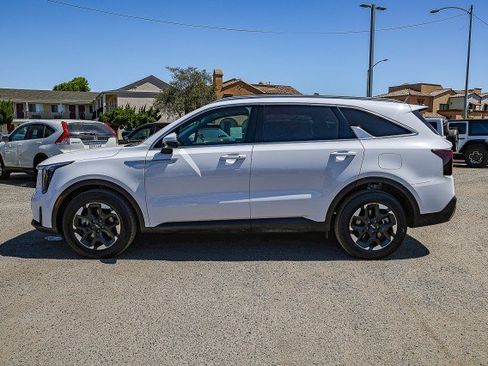 Used 2025 Kia Sorento S w/ Panoramic Sunroof Package FWD image 7