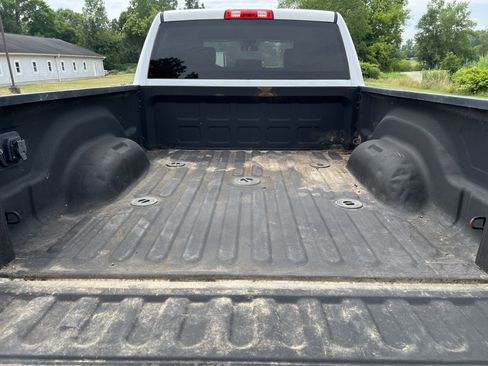 Used 2018 RAM 2500 Tradesman w/ Chrome Appearance Group image 33