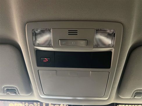 Used 2023 Toyota Tacoma SR5 w/ Technology Package image 31