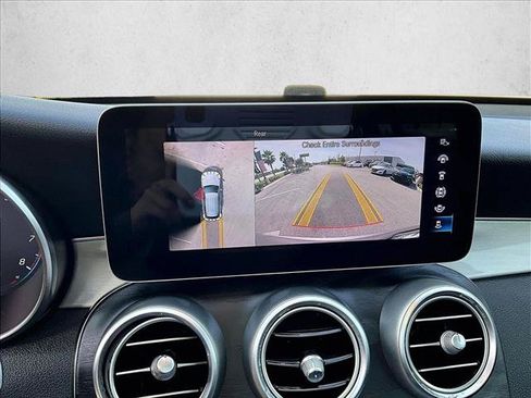 Used 2020 Mercedes-Benz GLC 300 image 21