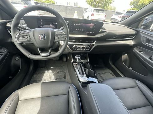 Used 2025 Buick Envista Sport Touring w/ Convenience I Package FWD image 17