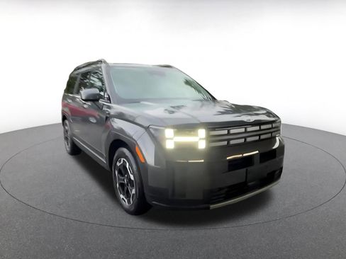 Used 2025 Hyundai Santa Fe SEL image 3