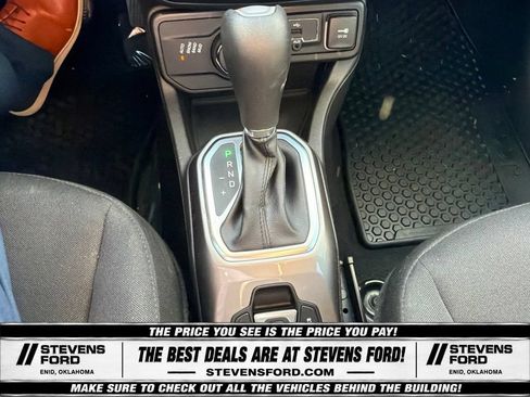 Used 2022 Jeep Renegade Latitude w/ Convenience Group AWD/4WD image 27