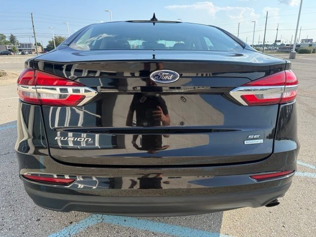 Used 2020 Ford Fusion SE FWD image 6