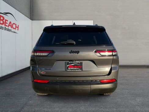 Used 2021 Jeep Grand Cherokee L Laredo image 15