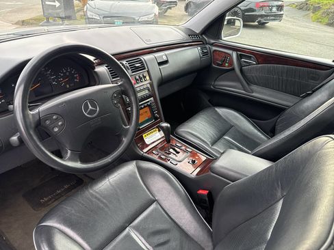 Used 2000 Mercedes-Benz E 320 4MATIC Wagon image 33