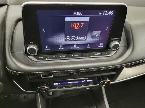 Used 2025 Nissan Rogue SV image 8