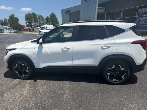 Used 2024 Kia Seltos EX FWD image 9