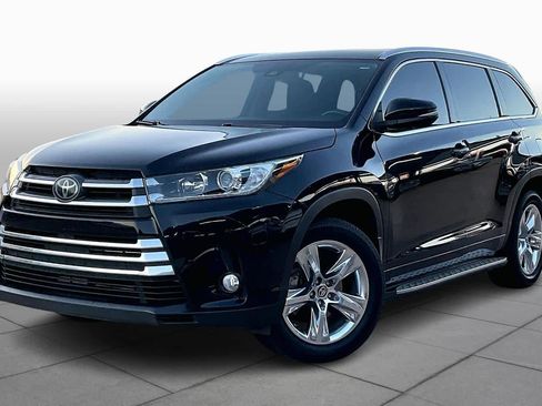Used 2018 Toyota Highlander Limited image 3
