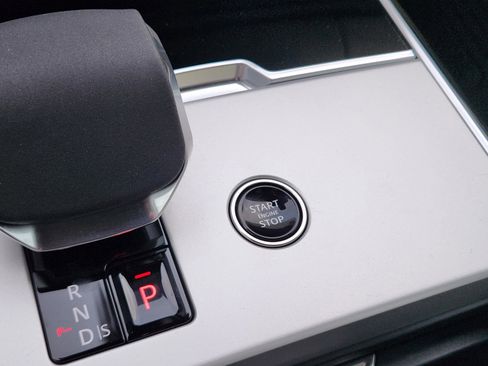 New 2026 Land Rover Range Rover Long Wheelbase SE image 20