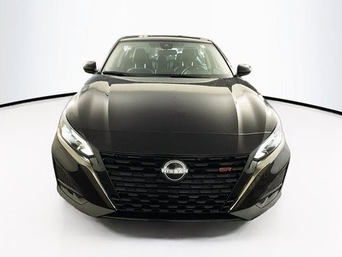 New 2025 Nissan Altima 2.5 SR image 2